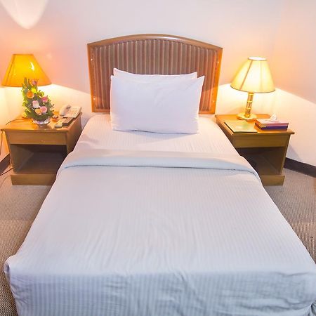 Hotel Swiss Park Dhaka Zewnętrze zdjęcie