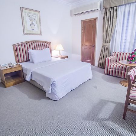 Hotel Swiss Park Dhaka Zewnętrze zdjęcie