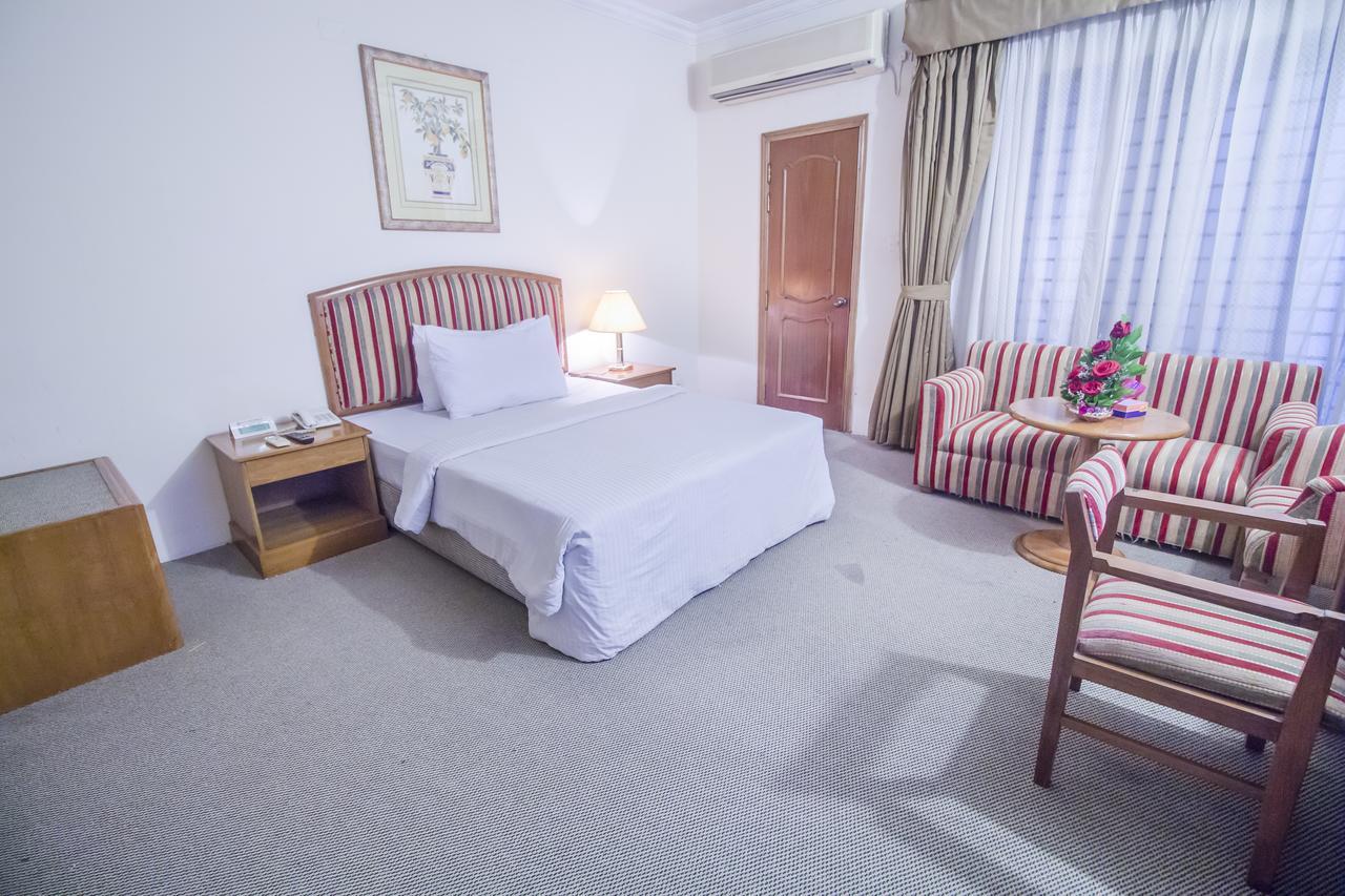 Hotel Swiss Park Dhaka Zewnętrze zdjęcie