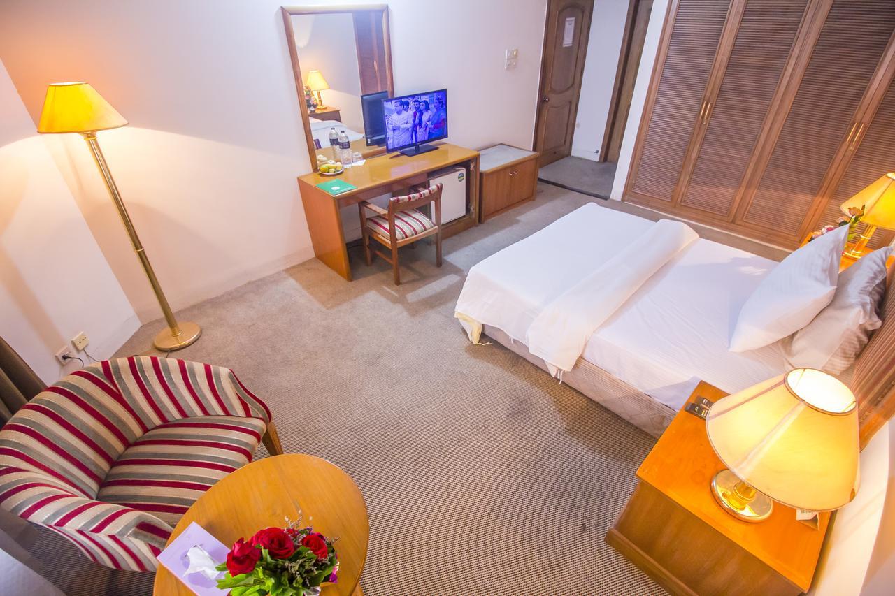 Hotel Swiss Park Dhaka Zewnętrze zdjęcie