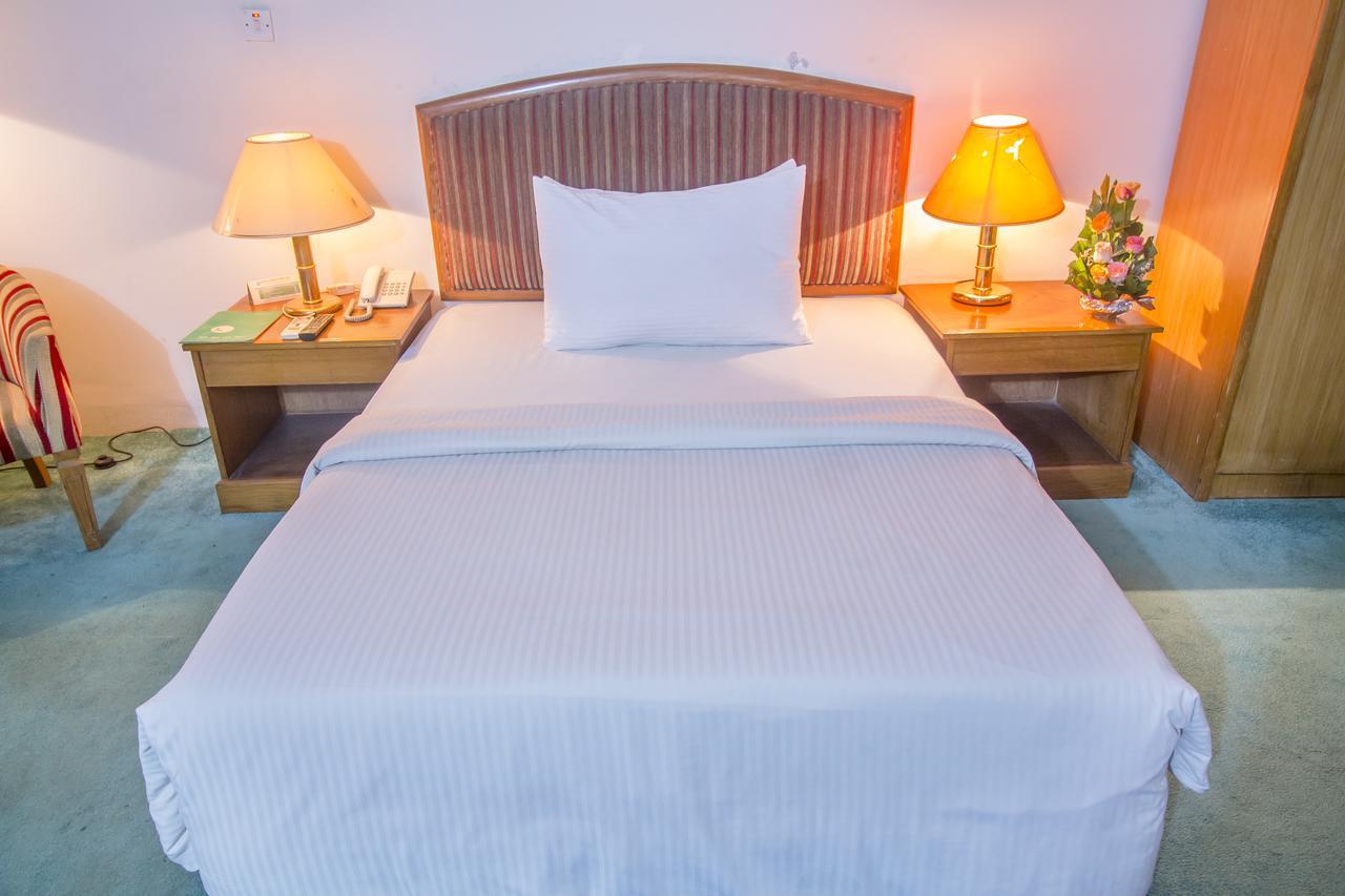 Hotel Swiss Park Dhaka Zewnętrze zdjęcie