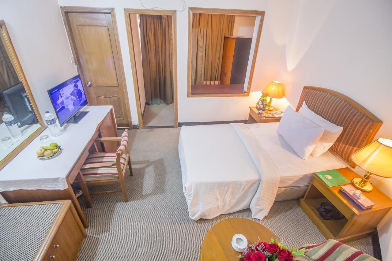 Hotel Swiss Park Dhaka Zewnętrze zdjęcie