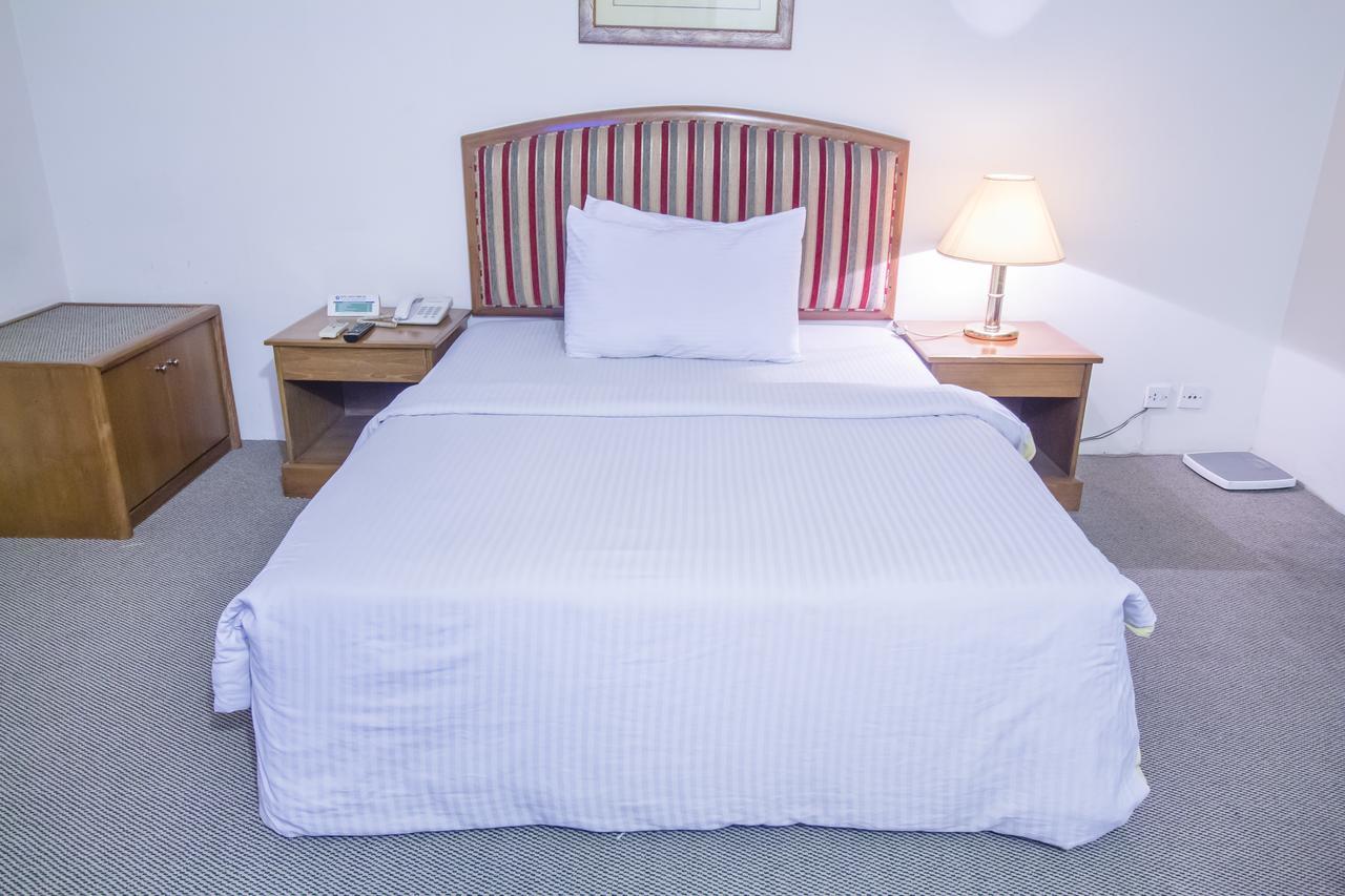 Hotel Swiss Park Dhaka Zewnętrze zdjęcie