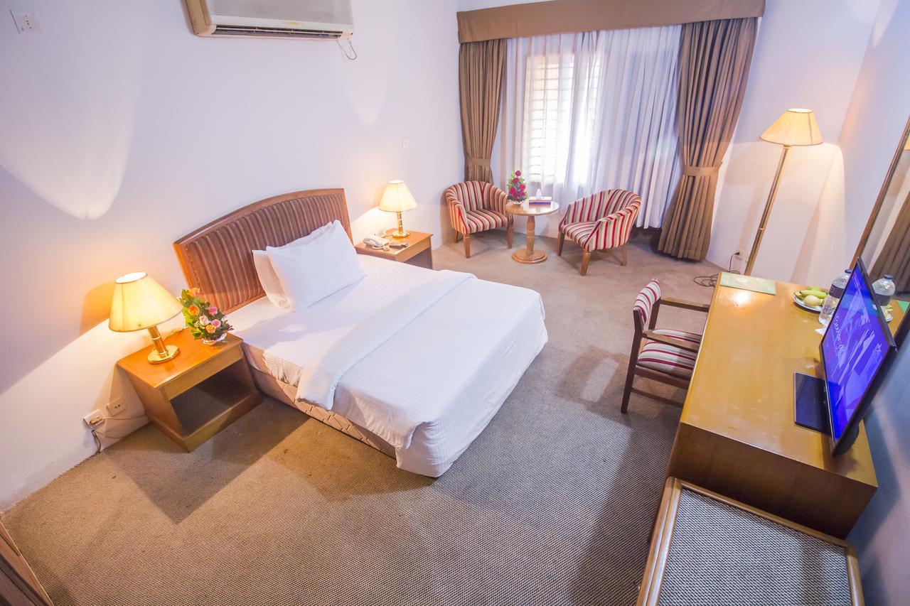 Hotel Swiss Park Dhaka Zewnętrze zdjęcie