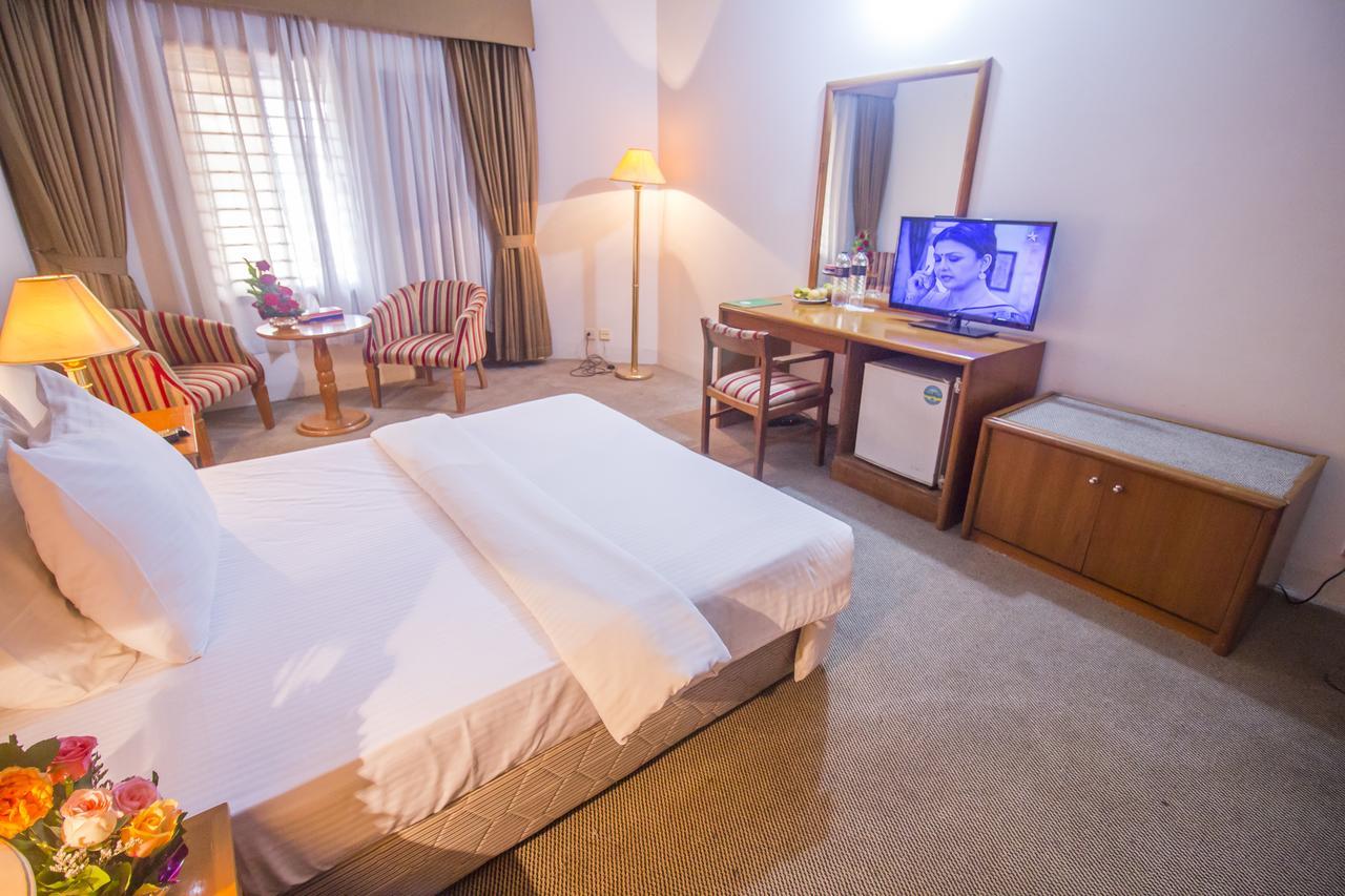Hotel Swiss Park Dhaka Zewnętrze zdjęcie