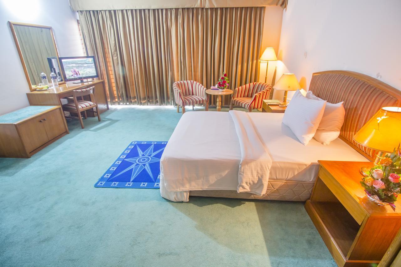 Hotel Swiss Park Dhaka Zewnętrze zdjęcie