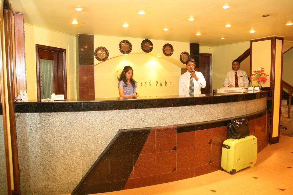 Hotel Swiss Park Dhaka Zewnętrze zdjęcie